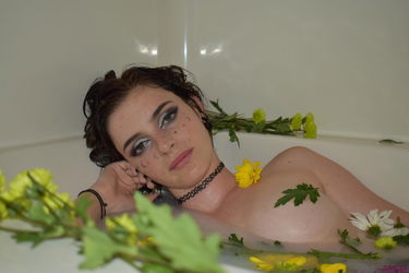 Profile of ashyslashy02