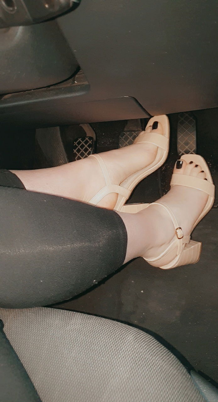 Banner of ellie_feet