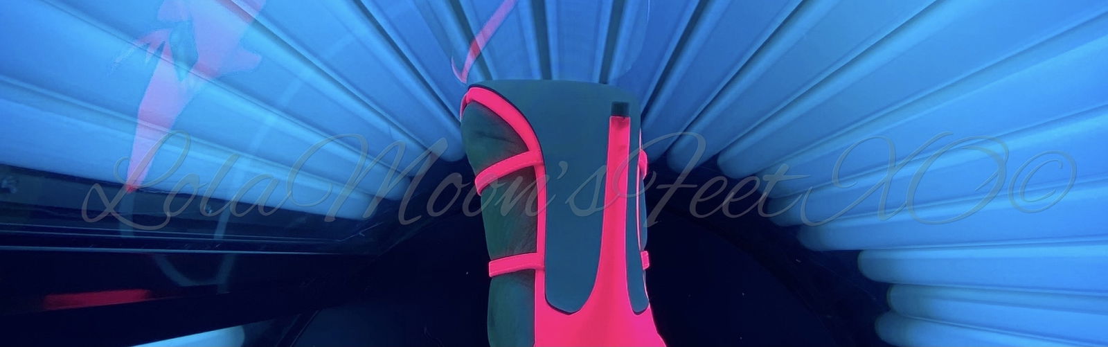 Banner of lolamoonsfeetxo