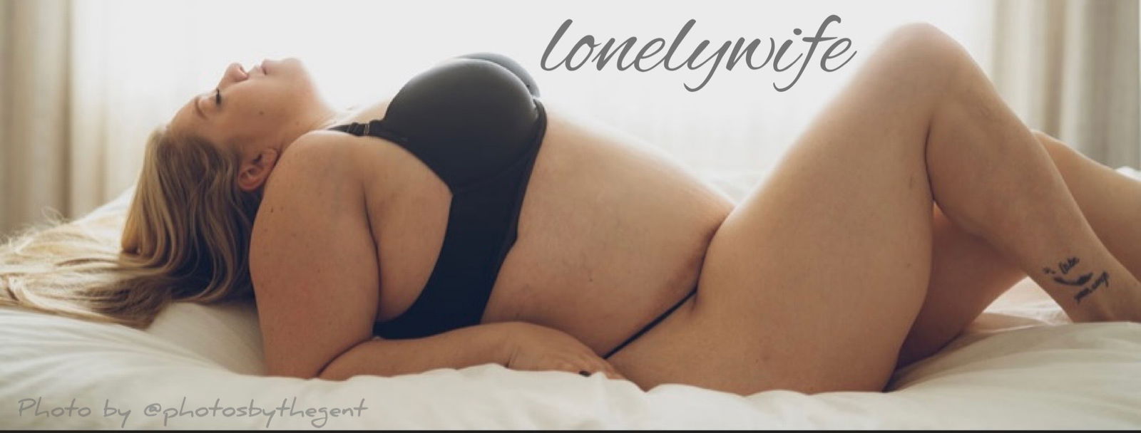 Banner of lonelywife82